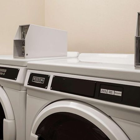 Hampton Inn Lawrence Zewnętrze zdjęcie