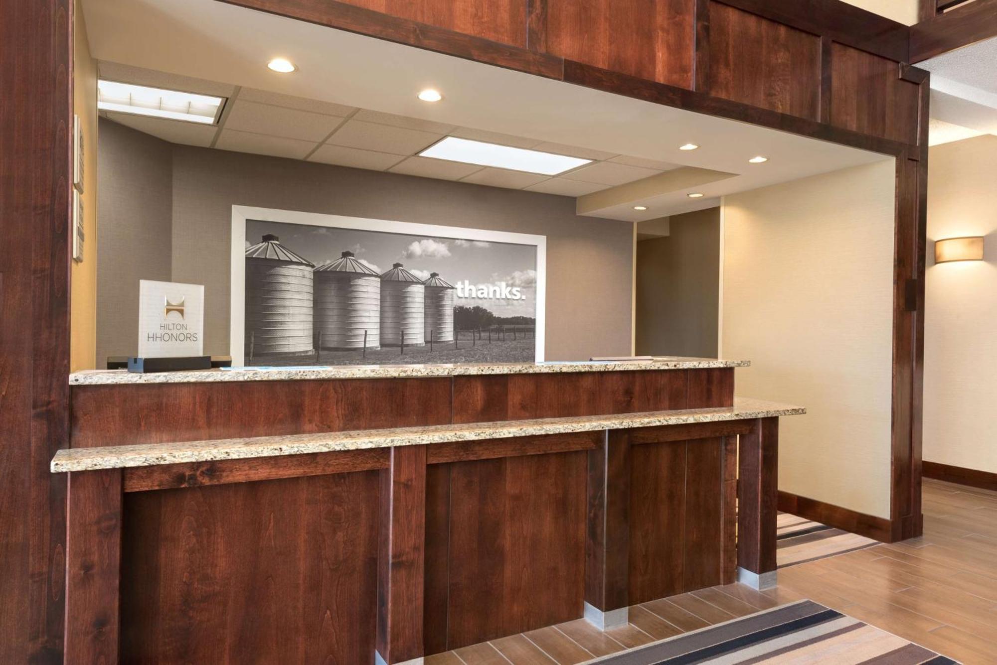 Hampton Inn Lawrence Zewnętrze zdjęcie