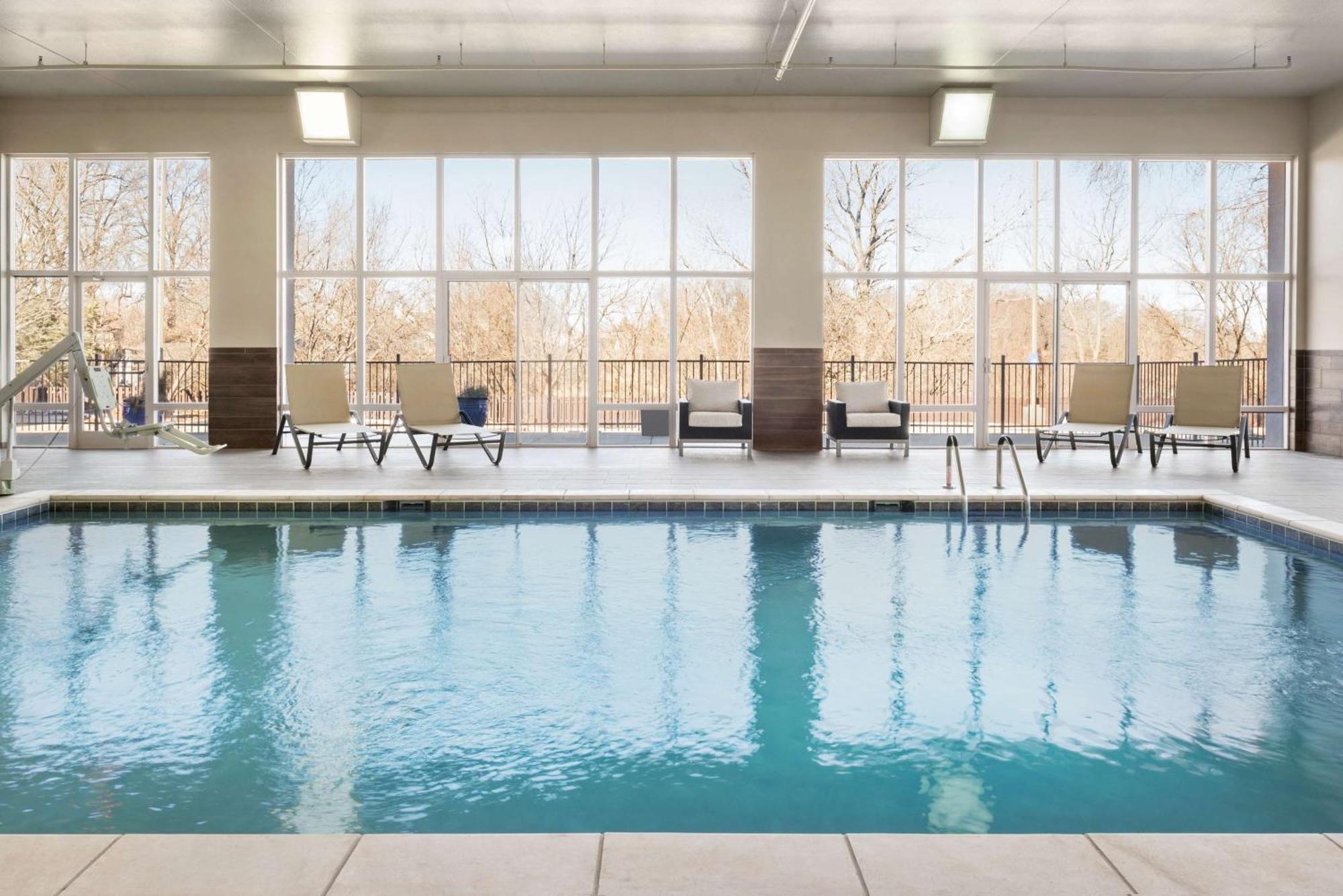 Hampton Inn Lawrence Zewnętrze zdjęcie