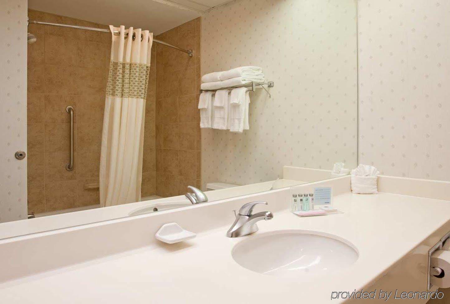 Hampton Inn Lawrence Zewnętrze zdjęcie